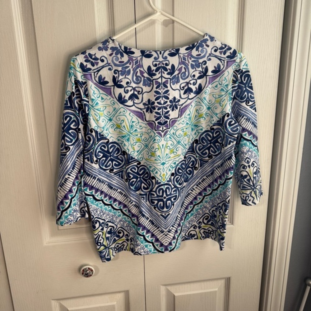 Alfred Dunner Multicolor Pattern Jeweled V Neck 3/4 Sleeve Top Women's Size SP - Picture 5 of 5